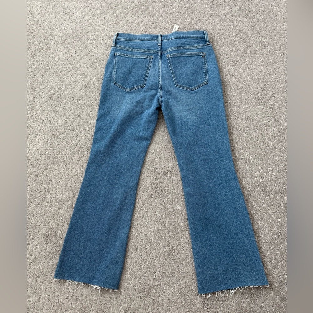 Madewell Mid-Rise Kick Out Crop Jeans in Cherryville Wash: Raw-Hem Edition - Picture 5 of 10